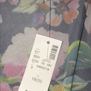 Avenue Tops - Colorful Beautiful blouse NWT Plus size 18-20 Avenue Tops - Colorful Beautiful blouse NWT Plus size 18-20